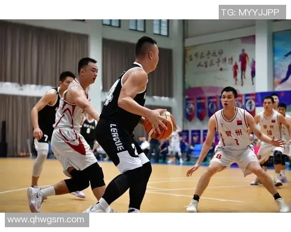 以篮球精神为核心探讨团队协作与青春拼搏力量的深层价值