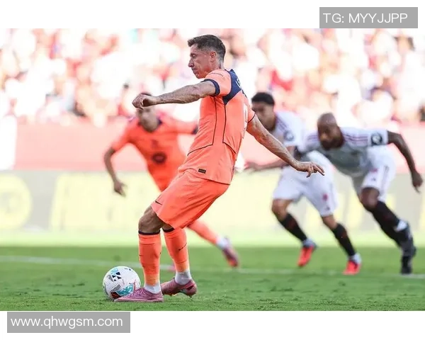 罗伯特·莱万多夫斯基：从锋线巨星到全球足坛传奇的成长之路